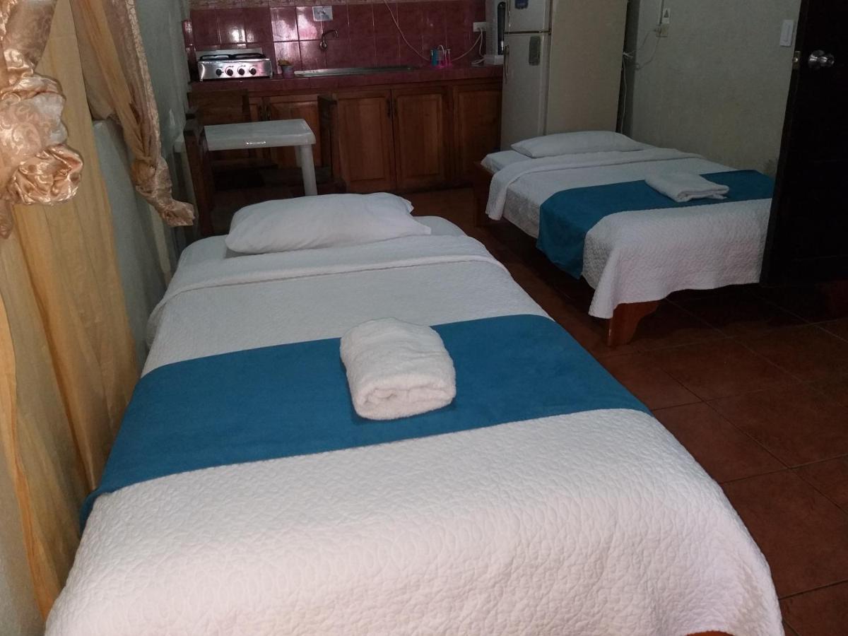 Hostal Miconia プエルトアヨラ エクステリア 写真