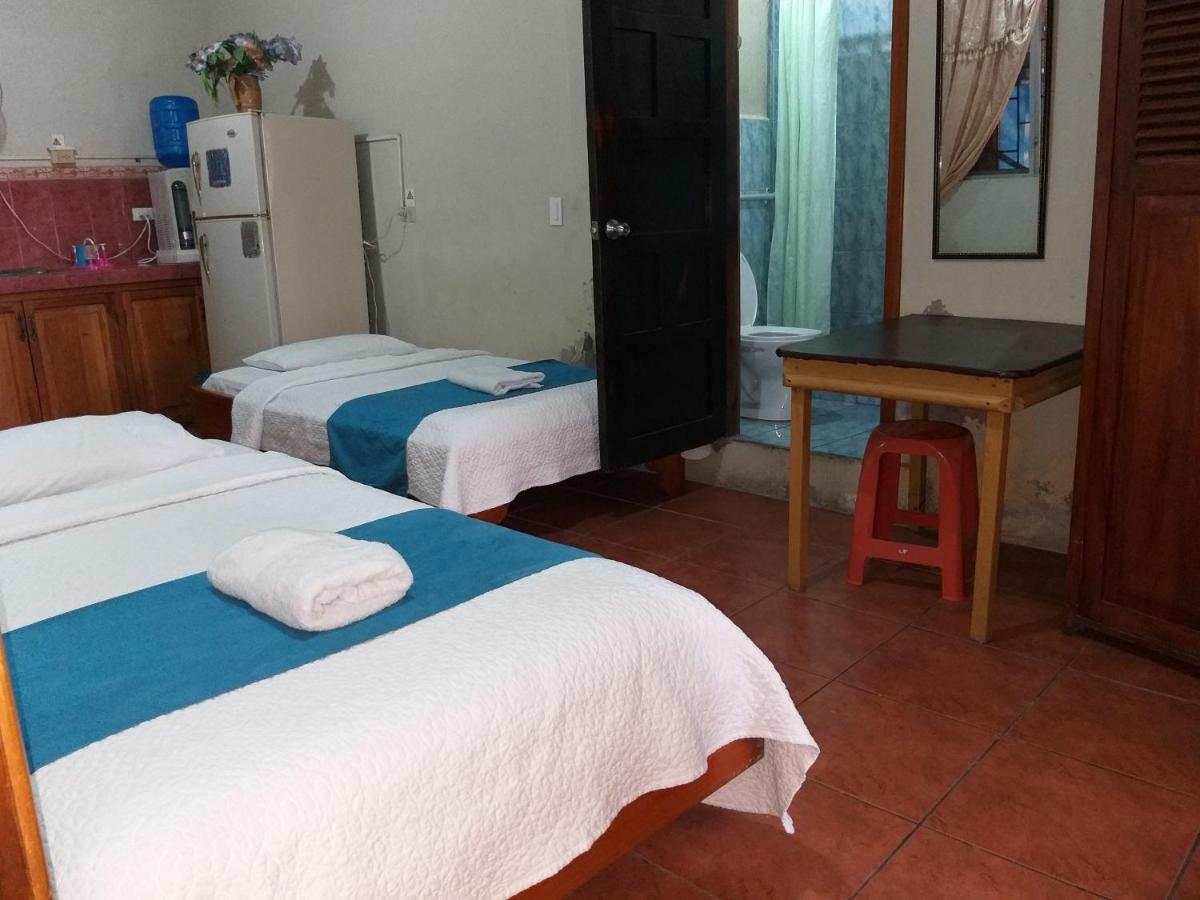 Hostal Miconia プエルトアヨラ エクステリア 写真