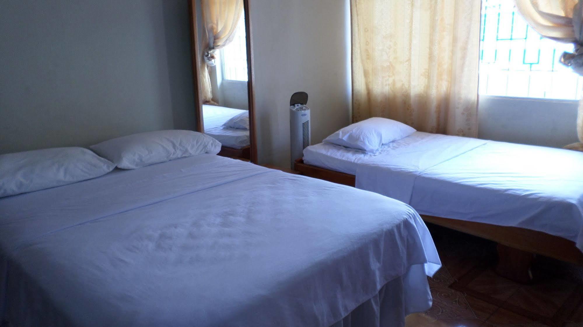 Hostal Miconia プエルトアヨラ エクステリア 写真