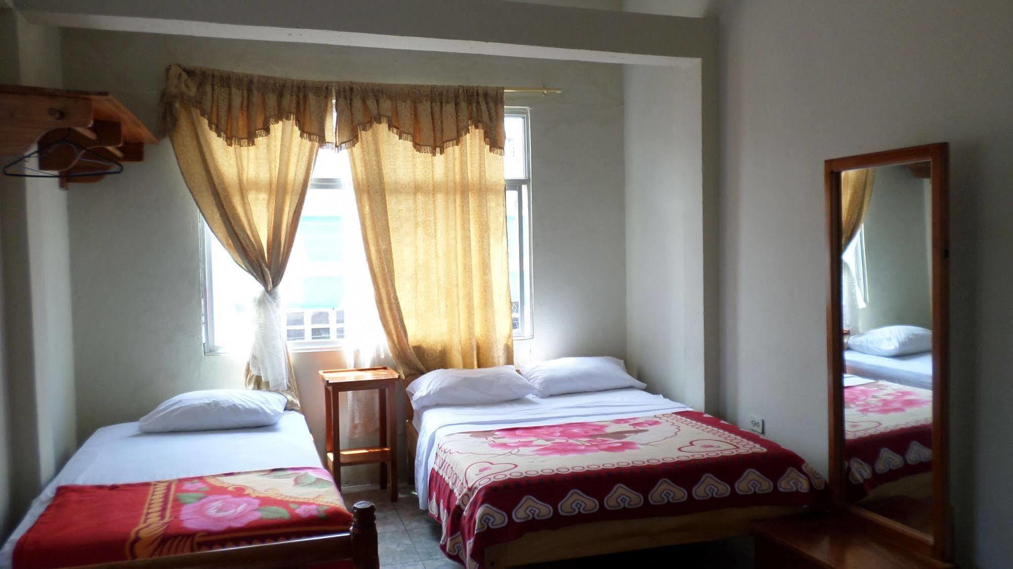 Hostal Miconia プエルトアヨラ エクステリア 写真