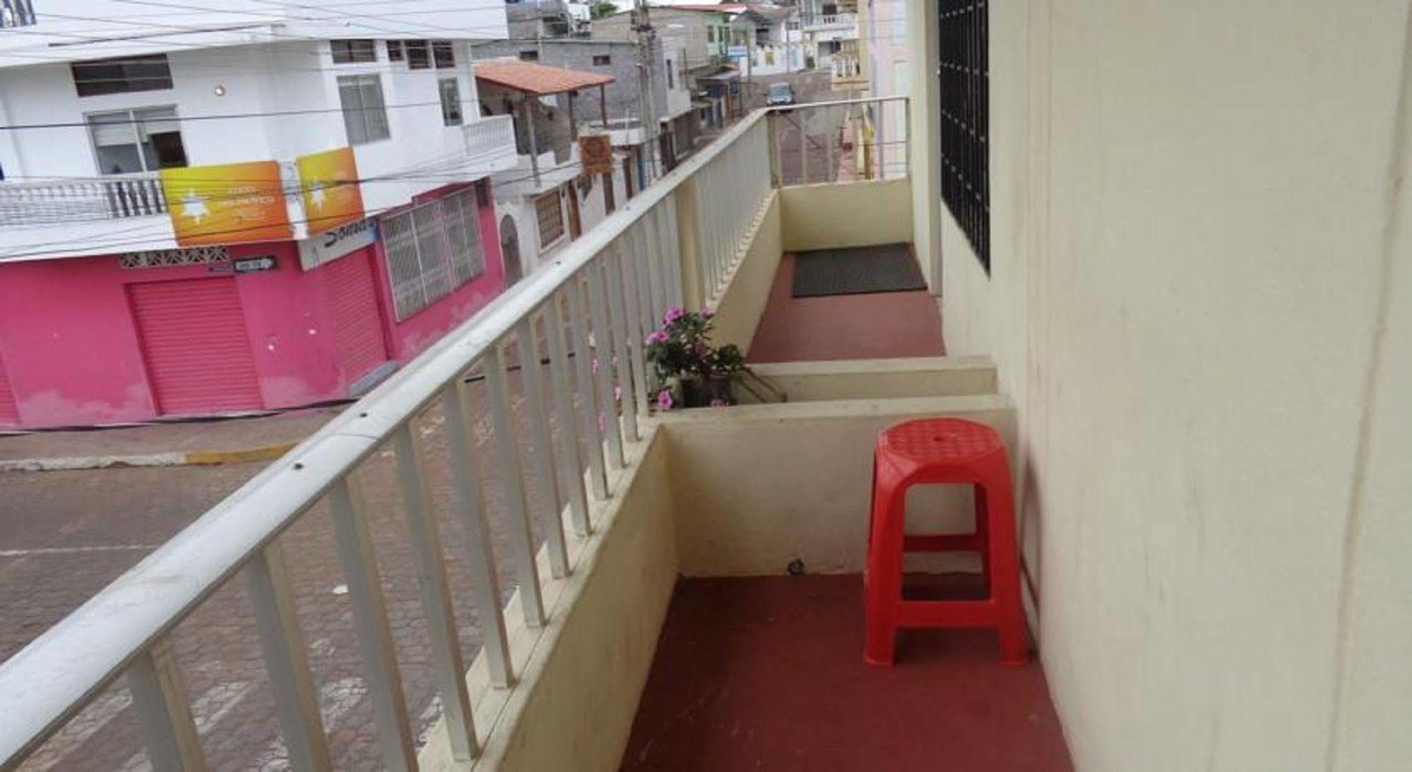 Hostal Miconia プエルトアヨラ エクステリア 写真